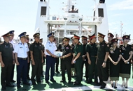 Vietnamese, Lao young officers exchange